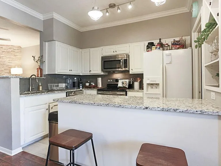 1307 Kinney Ave #121 — Photo 5