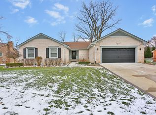 1837 Fairford Dr, Bloomfield Hills, MI 48304