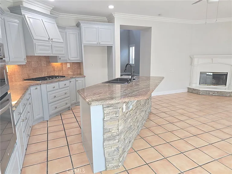 31361 Congressional Dr — Photo 8