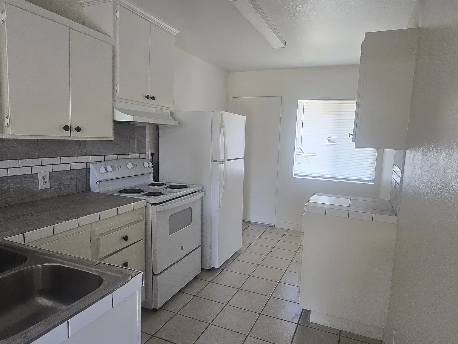1 bed, $1,100 — Photo 2