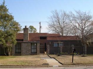 2609 Rustling Oaks Dr, Bryan, TX 77802