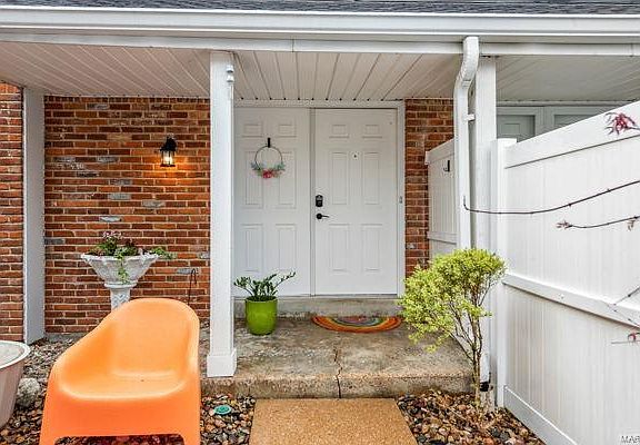 3rd image of 2435 Broadmont Dr