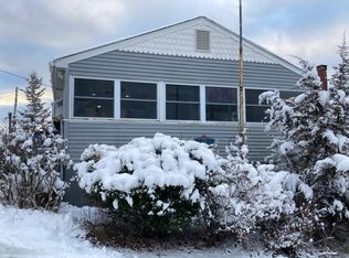 20 Campton St, Seabrook, NH 03874