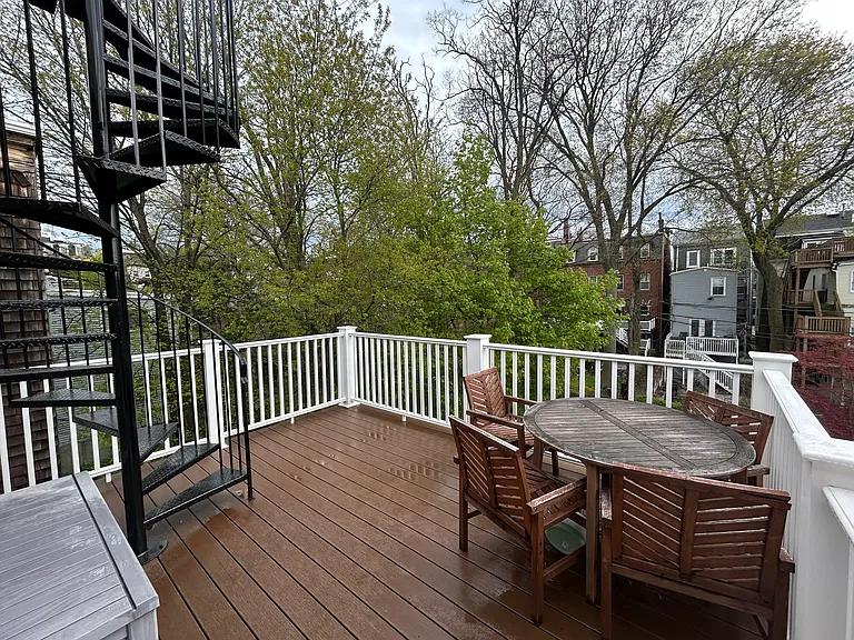 621 E 3rd St #3 — Photo 16