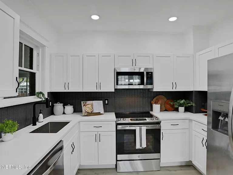 4725 French St — Photo 35