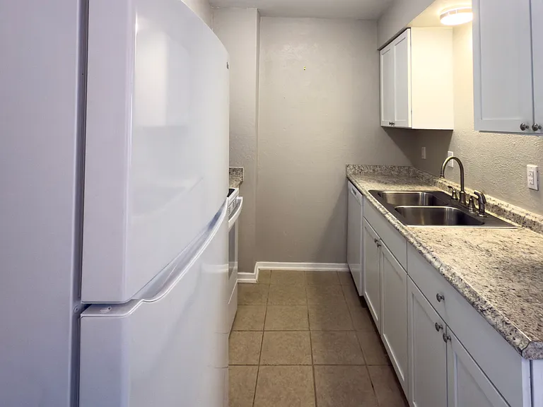 1905 W Morton St #20 — Photo 10