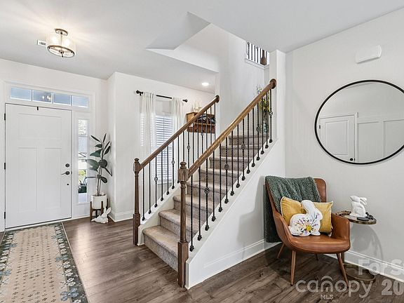 5th image of 11832 Glenwood Dr
