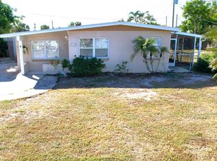 140 Palmetto Cir NE, Port Charlotte, FL 33952