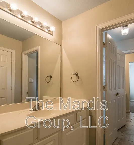 5403 Exeter Dr — Photo 32