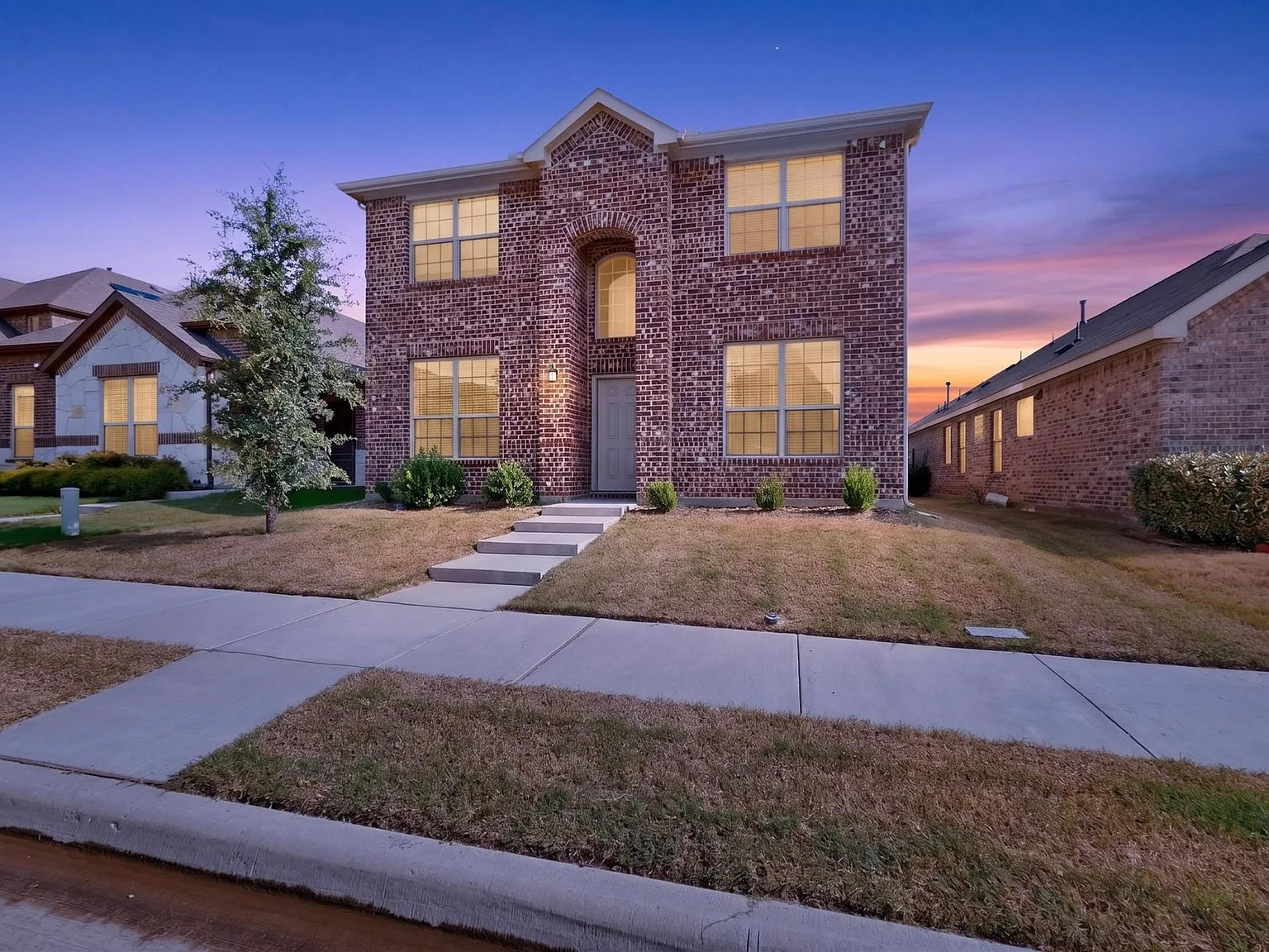 4 bed, 2183 sqft, $2,350 — Photo 2