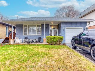 52 Decarie Cir, Toronto, ON M9B3J2