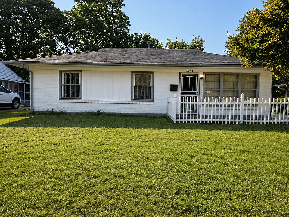 2104 Belmont Rd