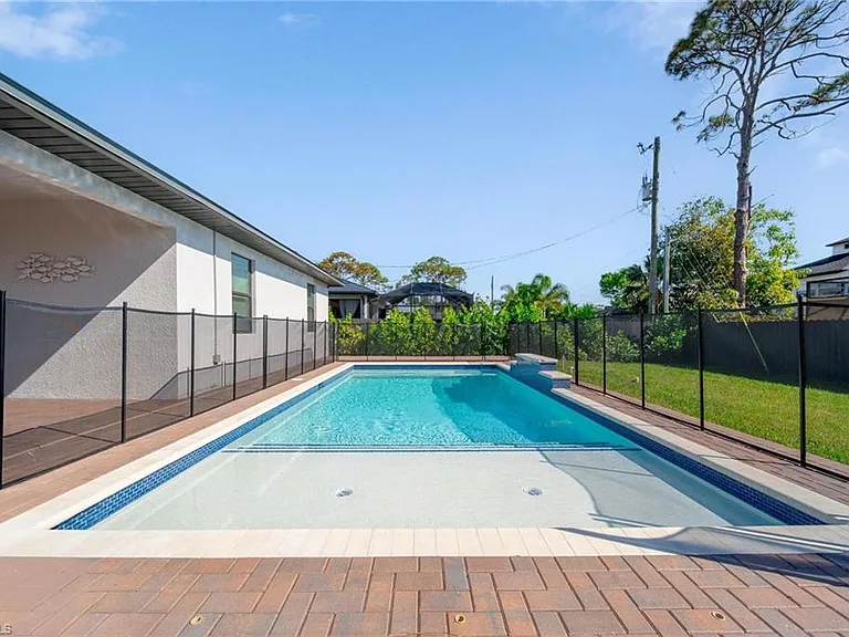 4665 Key Largo Ln — Photo 36