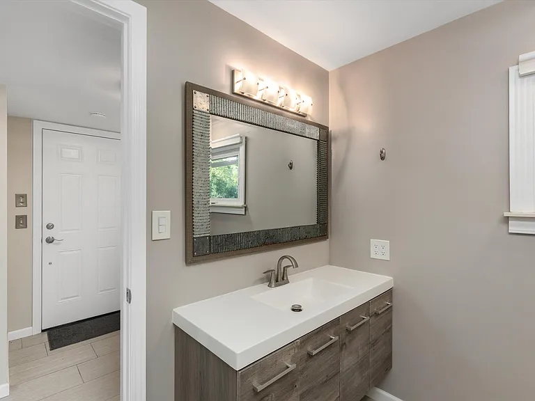 4047 Ledgestone Dr — Photo 8