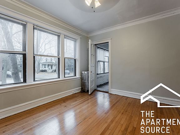 2nd image of 1288 N Victoria St #2