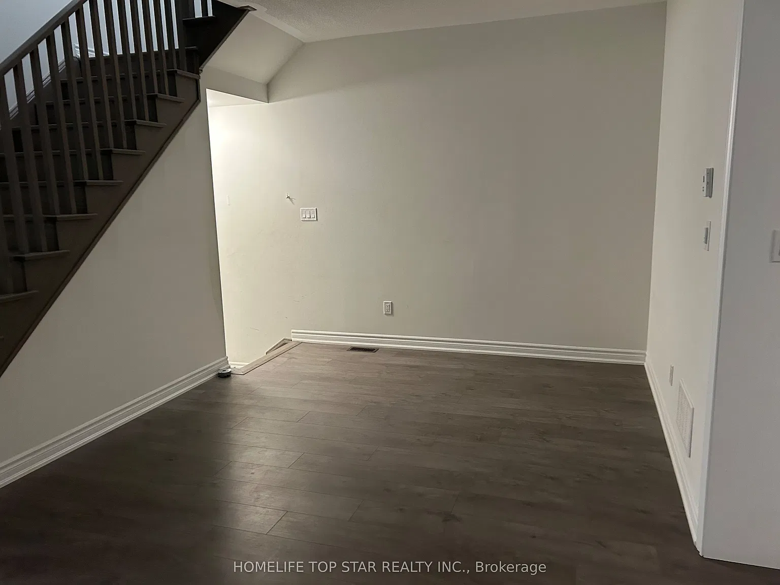 1 bed, $1,000 — Photo 2