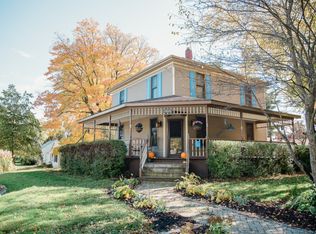 402 E Kimball Ave, Woodstock, IL 60098