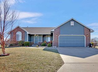 423 Homewood Ln, Newton, KS 67114