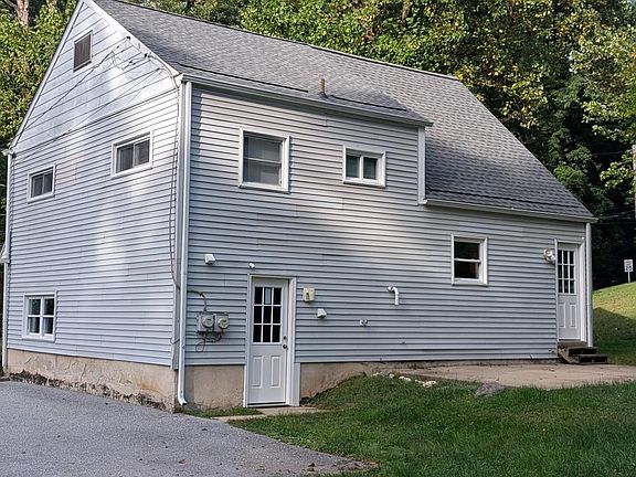 3rd image of 5 N Cedar Hollow Rd