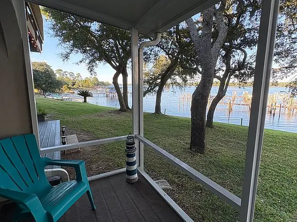 7204 Majestic Blvd, Navarre, FL 32566