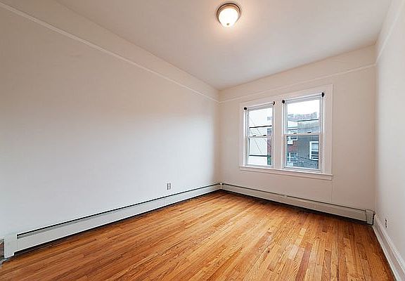 4th image of 25-50 33rd St #2