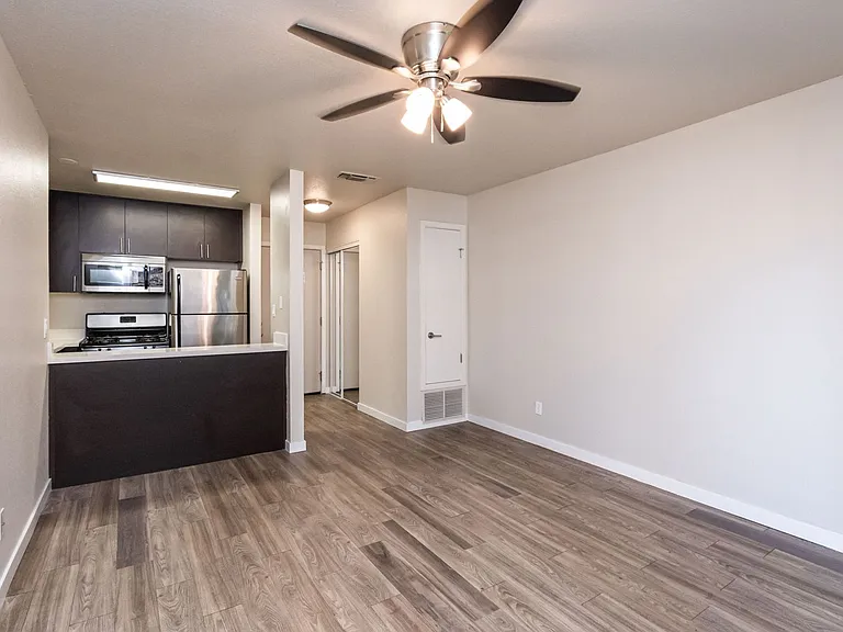 Riverbend Apartments — Photo 13