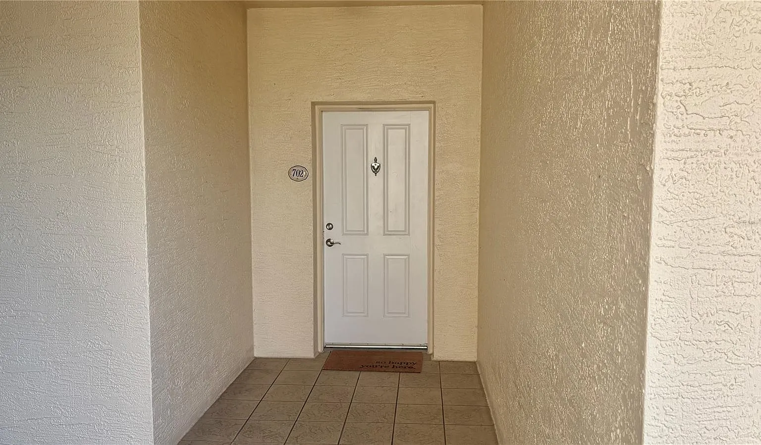 3 bed, 2117 sqft, $4,300 — Photo 2