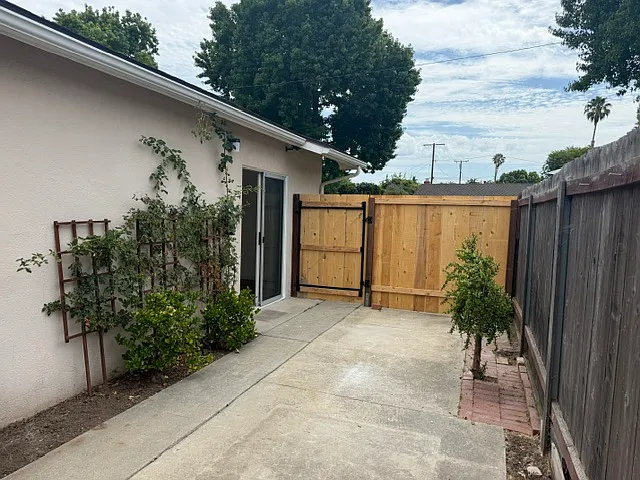 Cambridge Dr — Photo 13