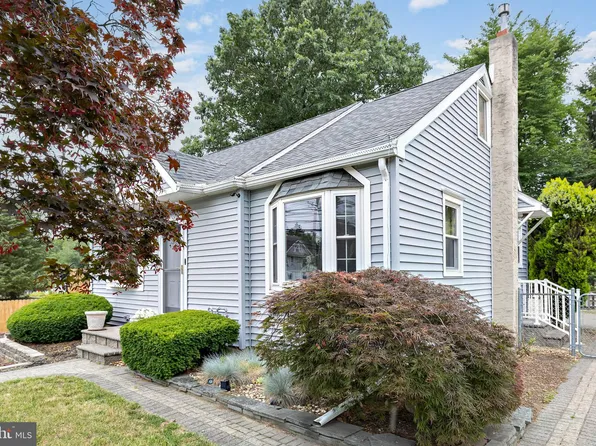 22 Evesham Rd W, Cherry Hill, NJ 08003