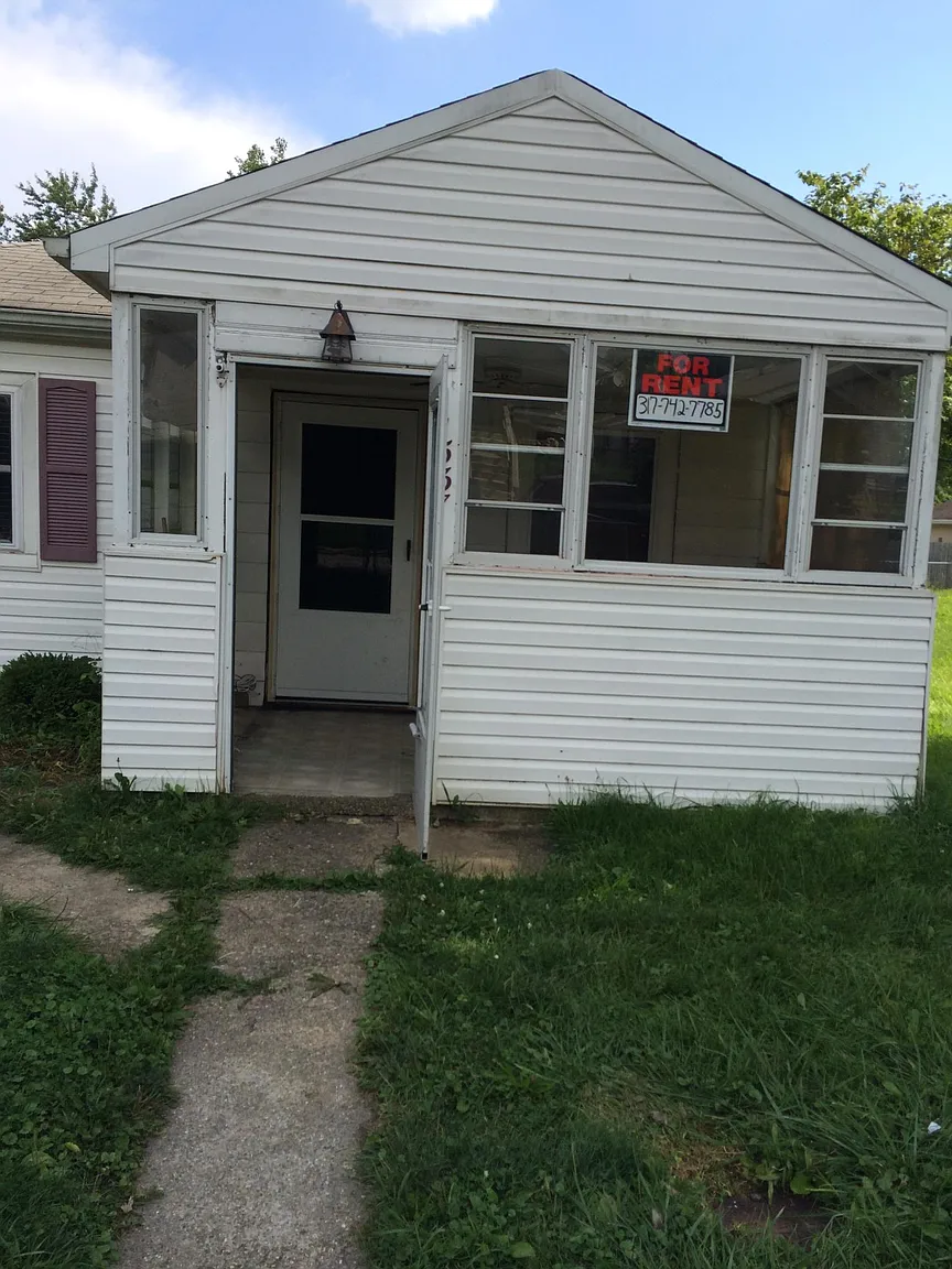 1537 Comer Ave photo 1