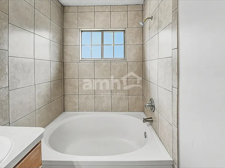12612 N Ashglen Dr — Photo 11