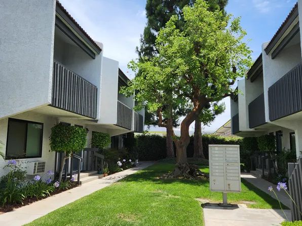 11534 216th St APT 14, Lakewood, CA 90715