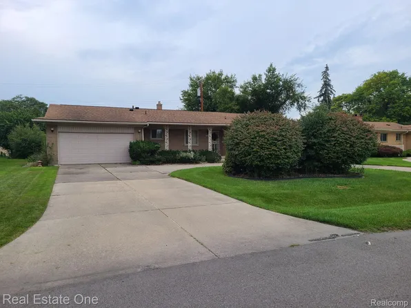 22523 Greenview Rd, Southfield, MI 48075