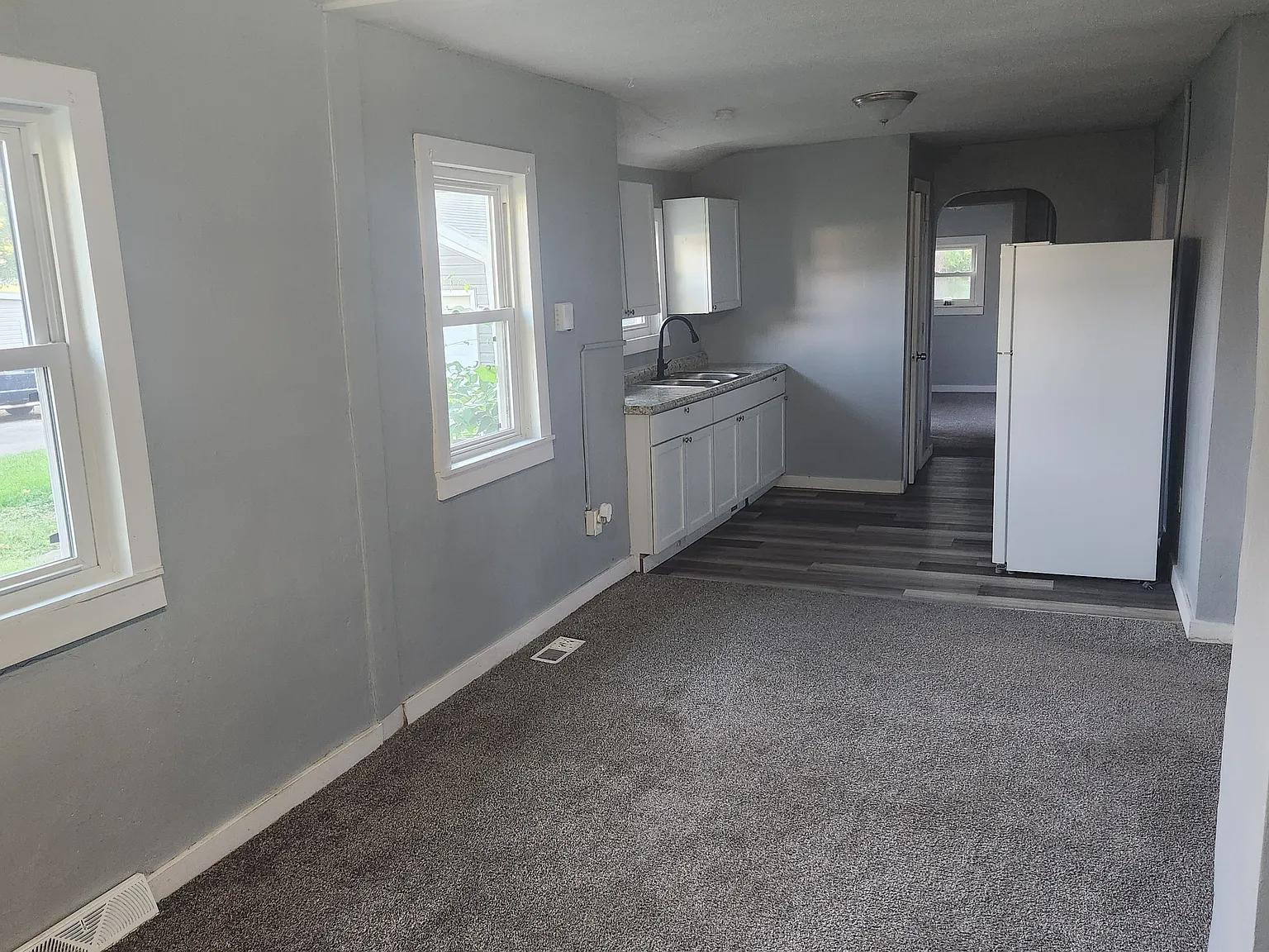 3 bed, 1.5 bath, 922 sqft, $1,375 — Photo 3