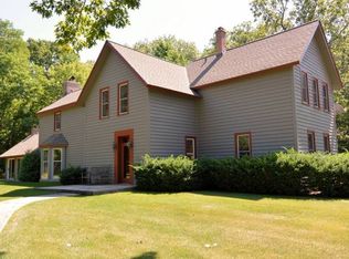 901 W Green Tree Rd, River Hills, WI 53217