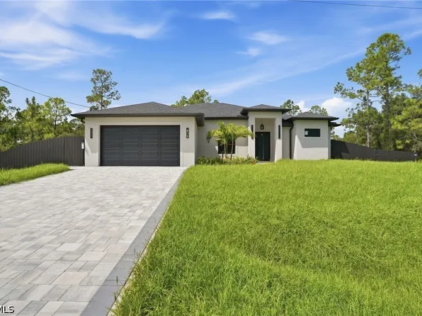 915 Lincoln Ave, Lehigh Acres, FL 33972