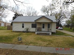 531 S 5th St, Herington, KS 67449
