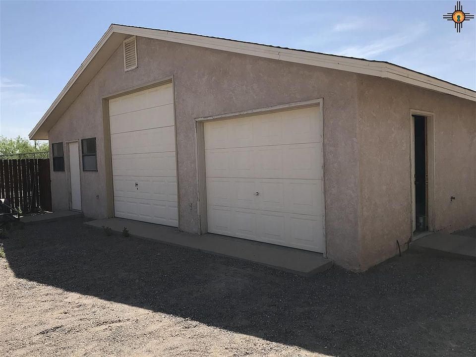 2nd image of 207 Caballo Ave