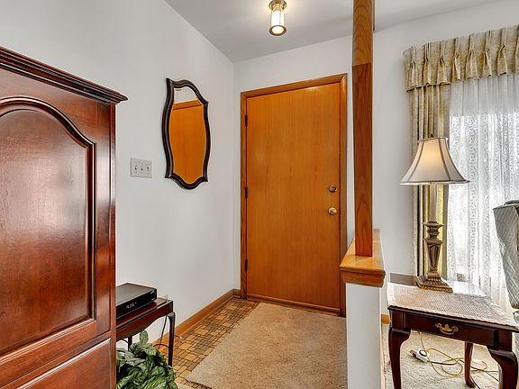 3rd image of 1508 W Foster Ave