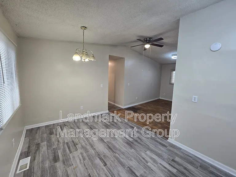 20083 Salem St — Photo 6