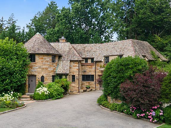 7 White Plains Road