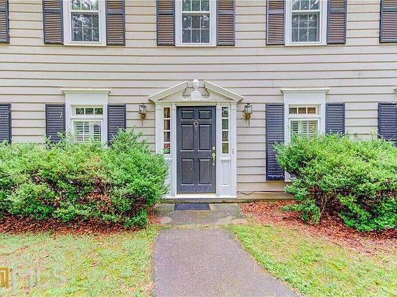 4th image of 3201 Normandy Cir NE