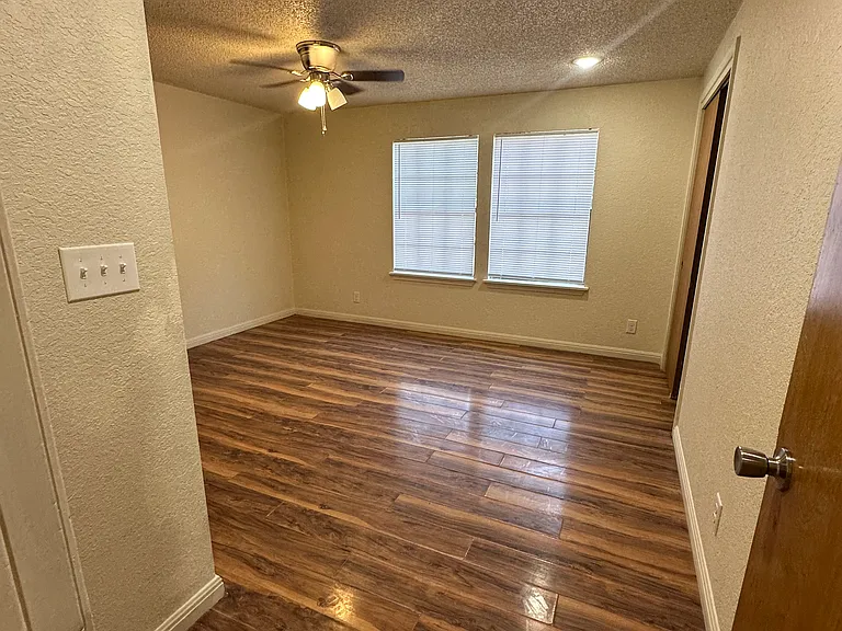 2705 Cypress Ln — Photo 17