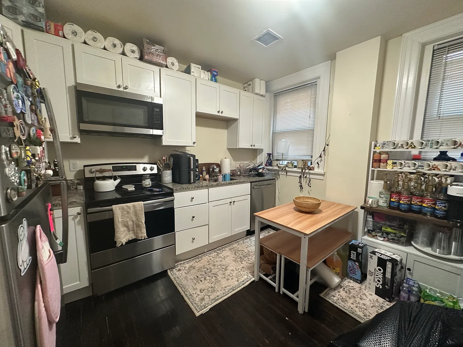 2 bed, 9999 sqft, $3,200 — Photo 2