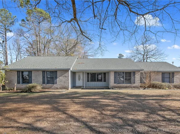 303 Woodberry Cir, Raeford, NC 28376
