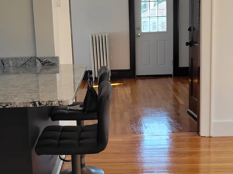 15-17 Fairview Ave #1 — Photo 4