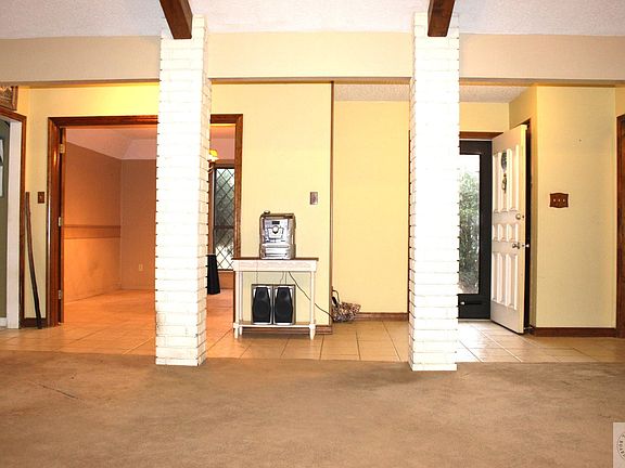 5th image of 76 Dunham Dr