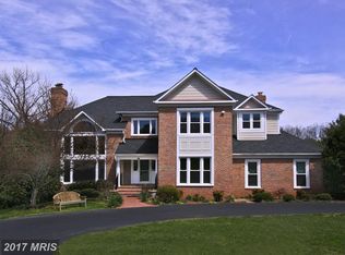 909 Winstead St, Great Falls, VA 22066