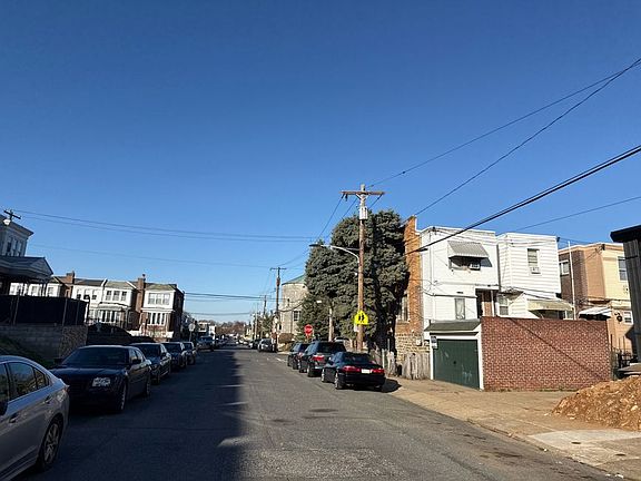 Exterior Neighborhood (street photo)