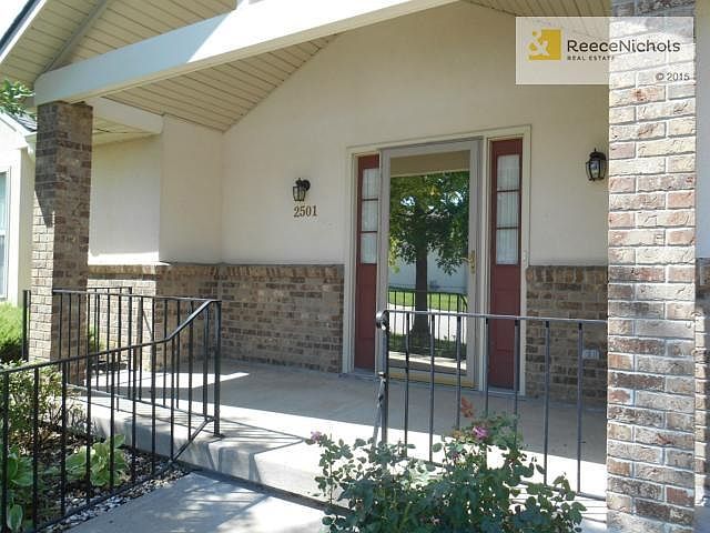 1st image of 2501 SW Richwood Cir
